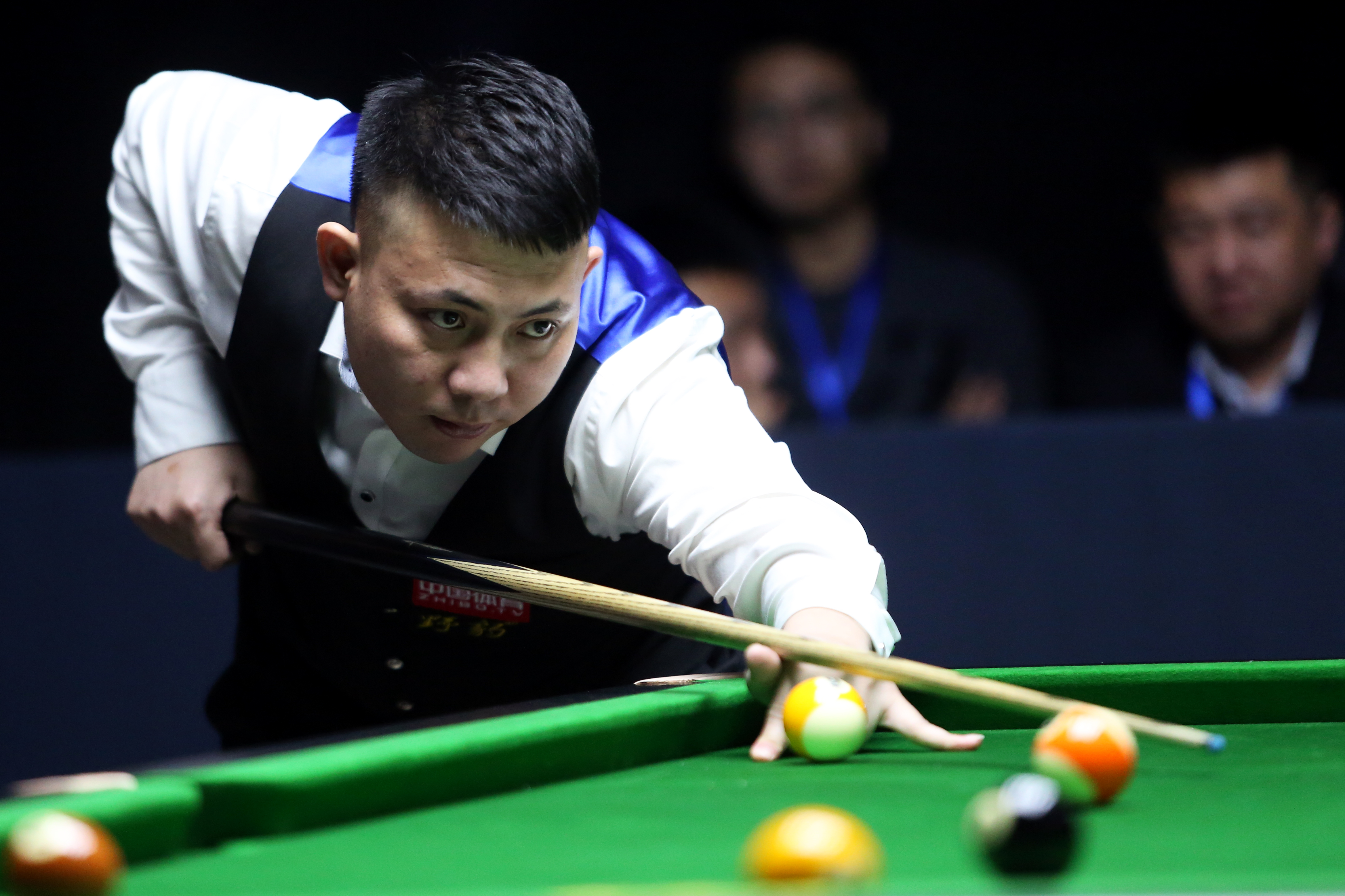 中始终穿拖 中始终穿拖