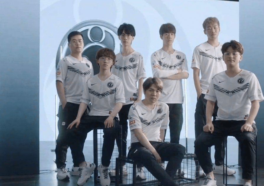 羽未来的发 羽未来的发