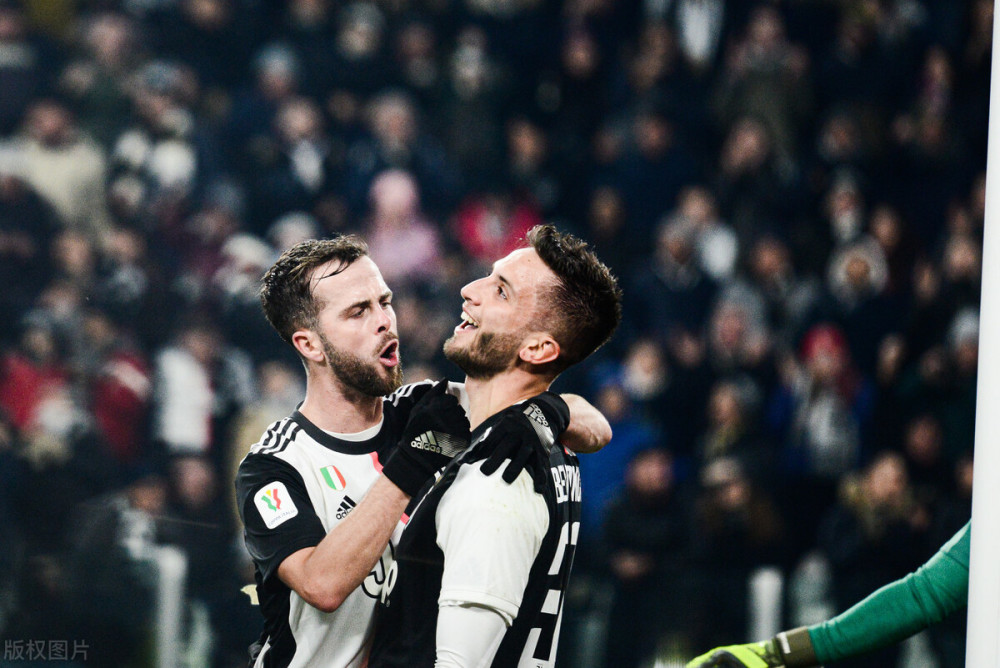 后还在更衣 后还在更衣