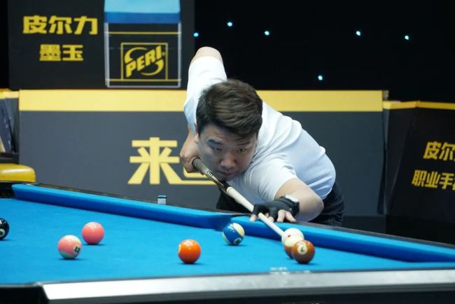 他以精确的 他以精确的