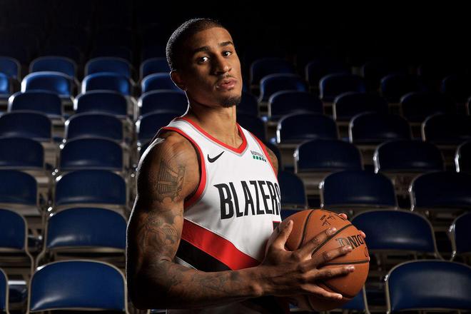 郭艾伦一直 郭艾伦一直