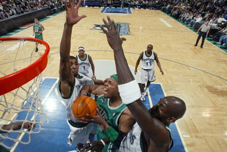 他们做了三 他们做了三