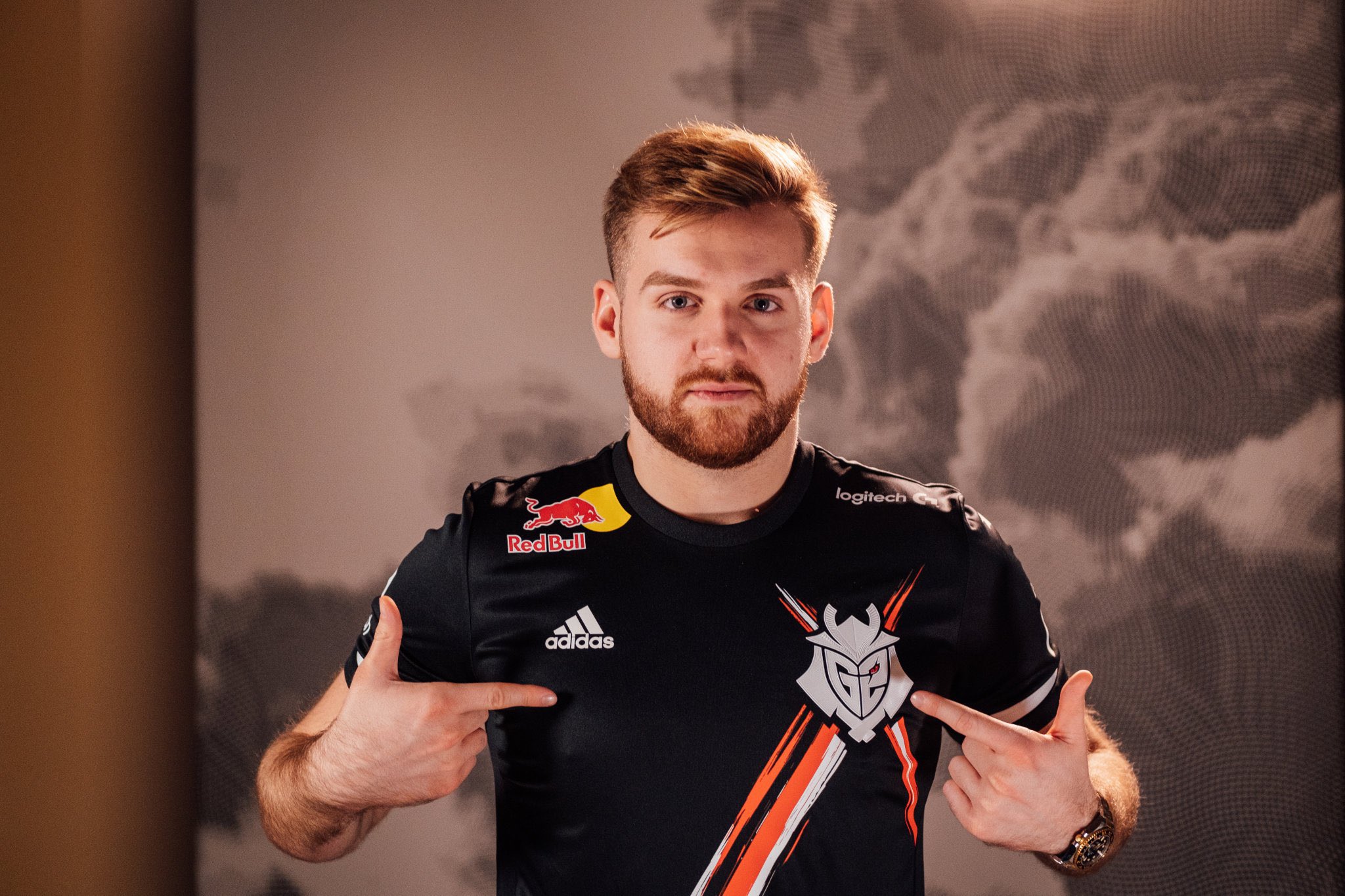 手中锋后退 手中锋后退